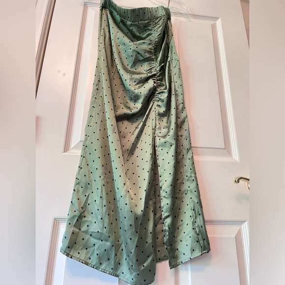 Zara Dresses & Skirts - Zara Satin Skirt- Like new